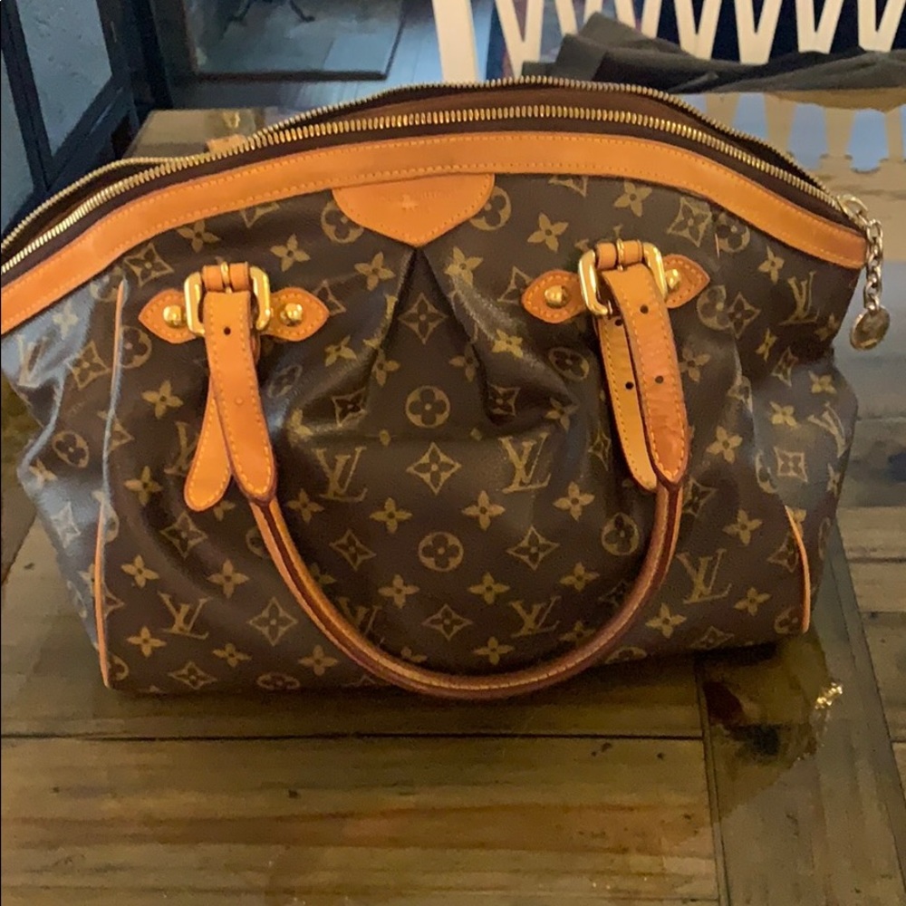 Louis Vuitton tivoli GM bag